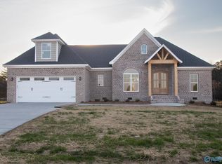 276 Krimson Cir, Albertville, AL 35951