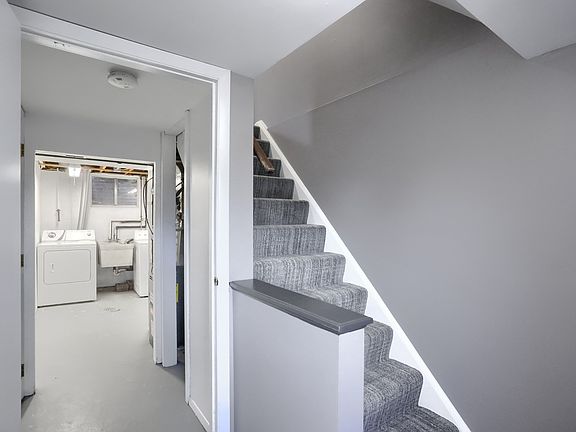 ntry way has been updated with new flooring,carpet and a new LED light.