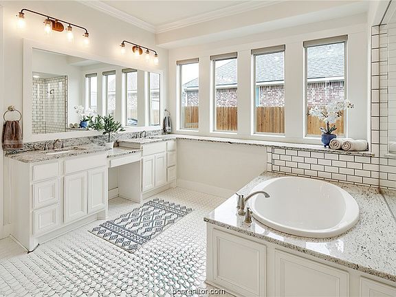 4th image of 4809 Crooked Branch Dr