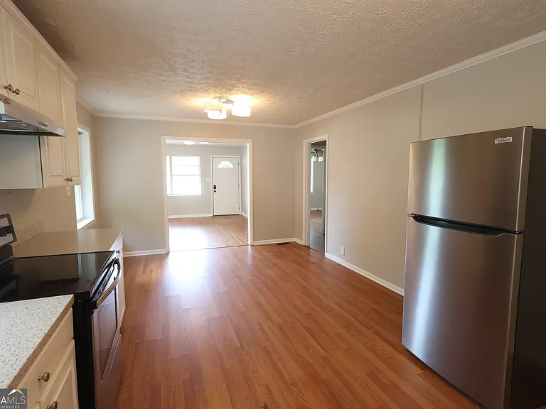 615 N Jefferson St NE — Photo 9