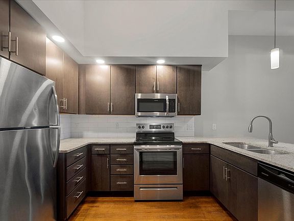 3rd image of 2022 E Broad St Unit 303