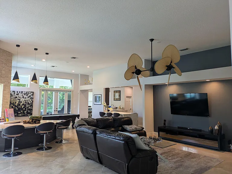 1865 NW 124th Way — Photo 36