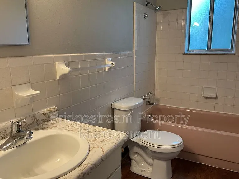 7837 N Main St #9 — Photo 12