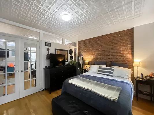 3rd image of 555 W 152nd St #B1