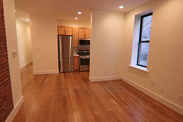 Rented by PMG Real Estate  | media 29