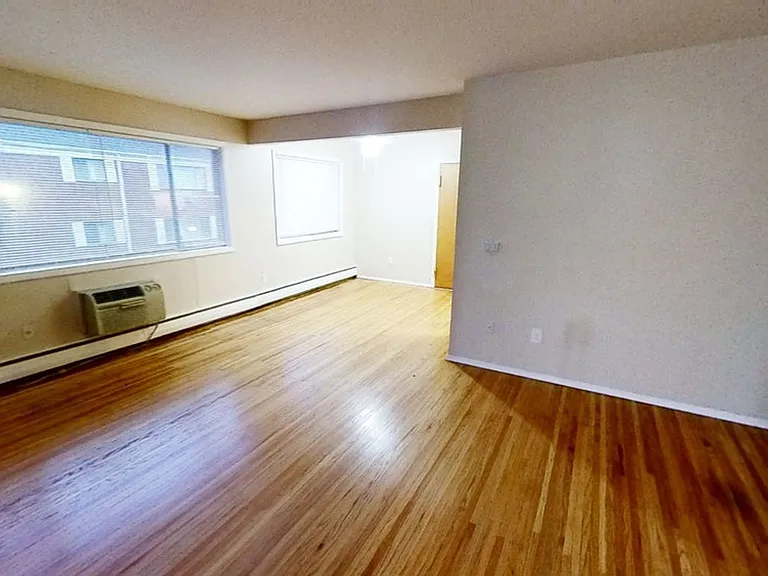 154 Woodhill Dr #3 — Photo 3