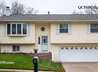 3201 Greenfield Rd, Bettendorf, IA 52722