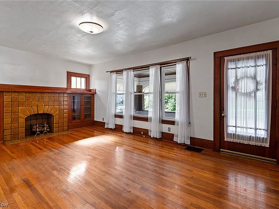 5th image of 3734 Highland Ave