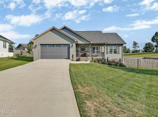 50 Sky View Meadow Dr, Crossville, TN 38555