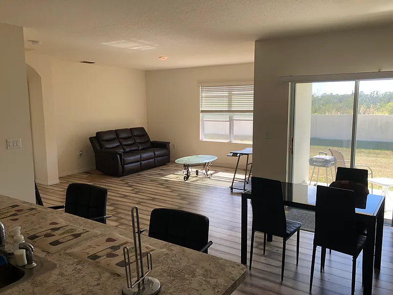 172 Emanuelle Dr — Photo 4