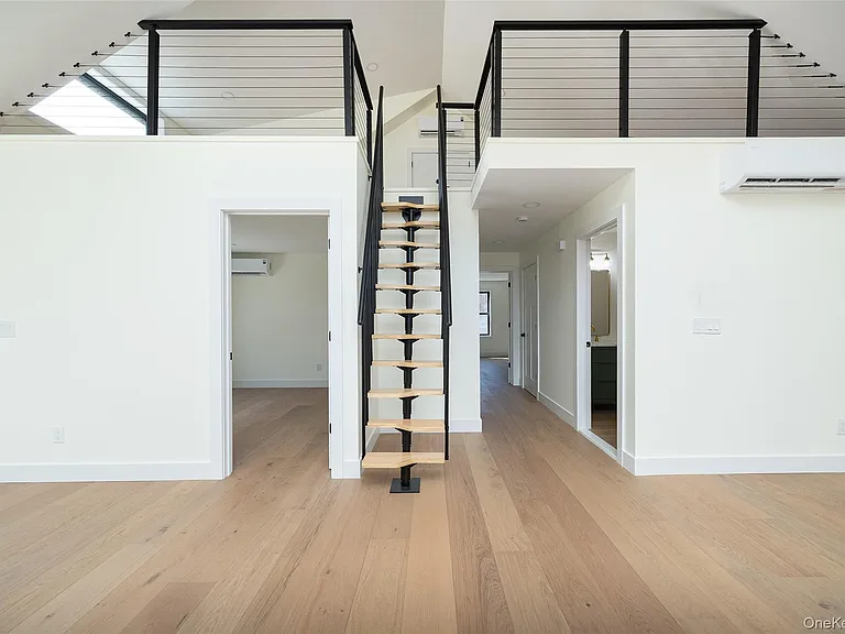 119 Bakertown Rd — Photo 2