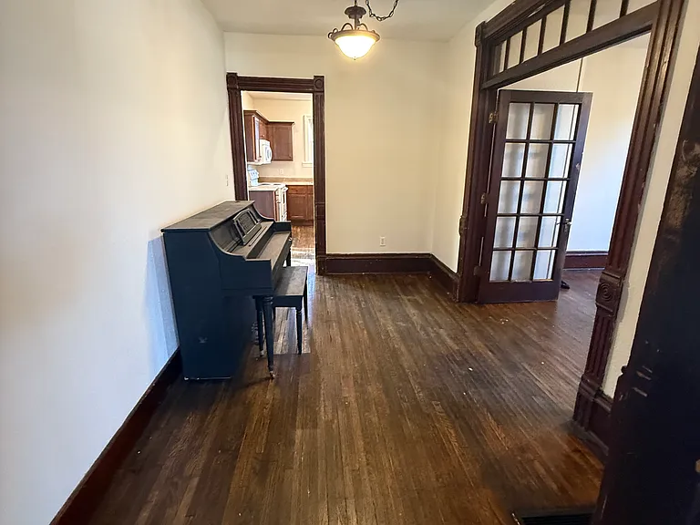 912 N Center St — Photo 9