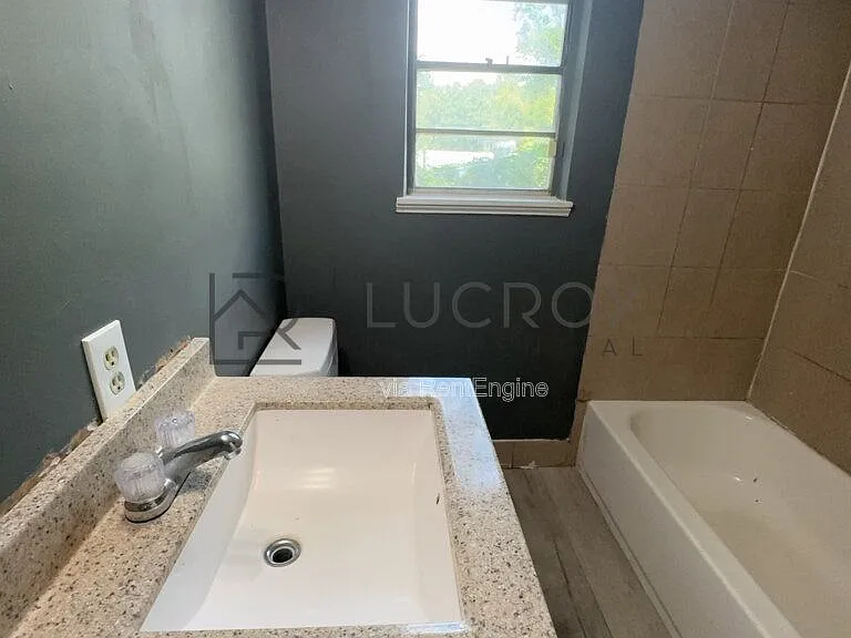 1339 Maria Dr — Photo 12