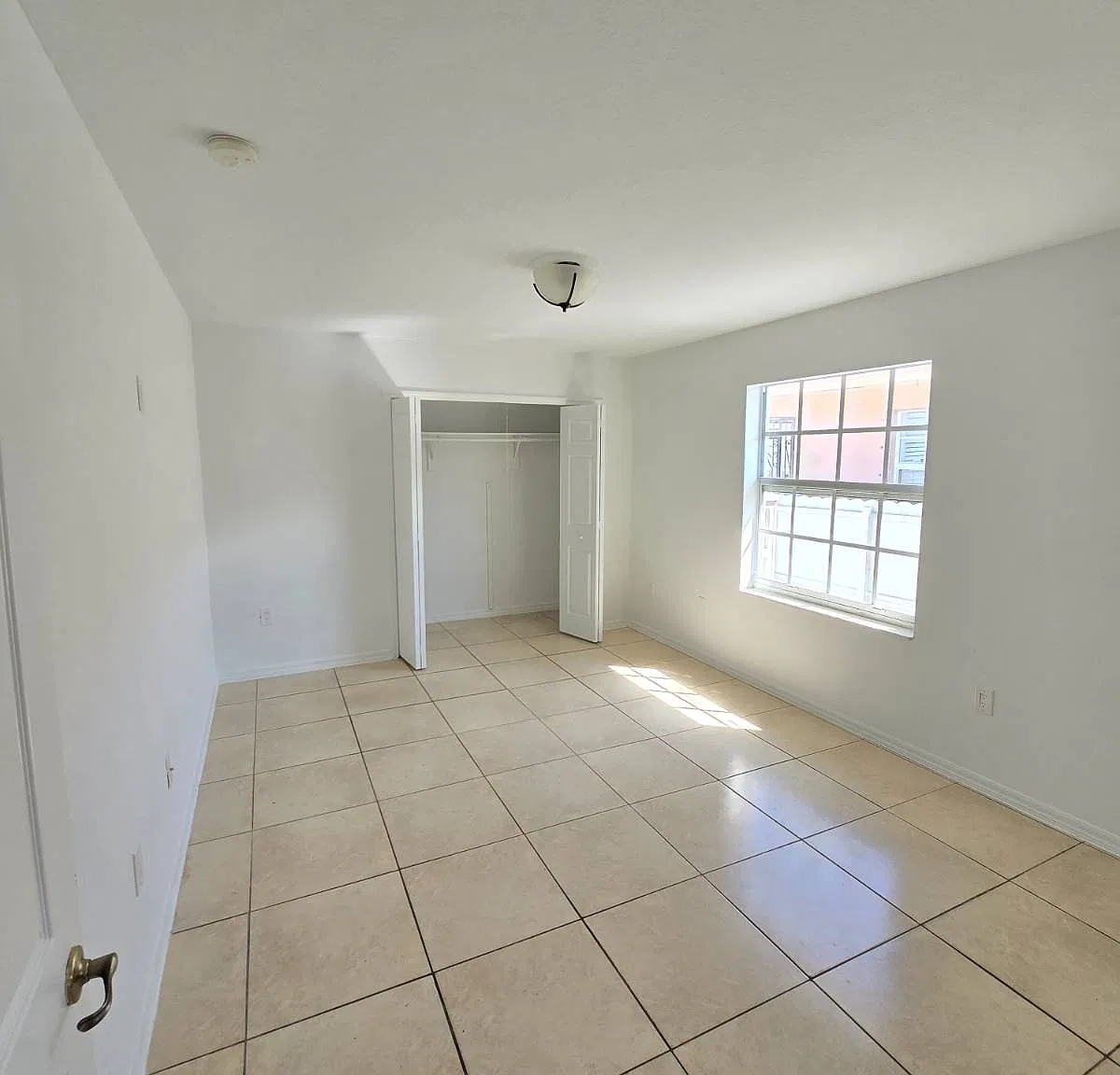 3 bed, 2.0 bath, 1650 sqft, $3,000 — Photo 4