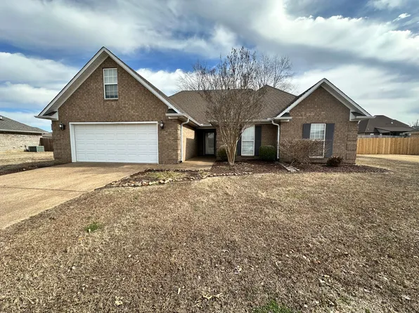 140 Summerfield Dr, Medina, TN 38355