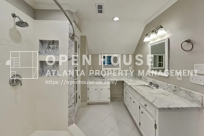 2052 Sumter Ct — Photo 14