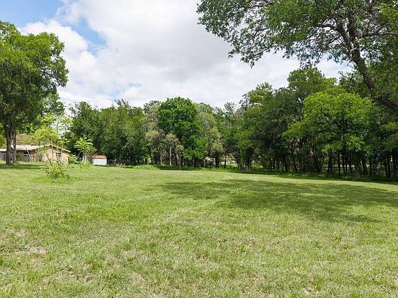 2nd image of 104 Turtle Creek Dr