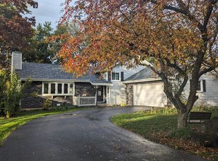 241 Bay Colony Dr, Naperville, IL 60565