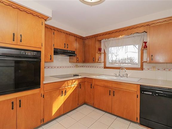 3rd image of 57 Moorland Ave