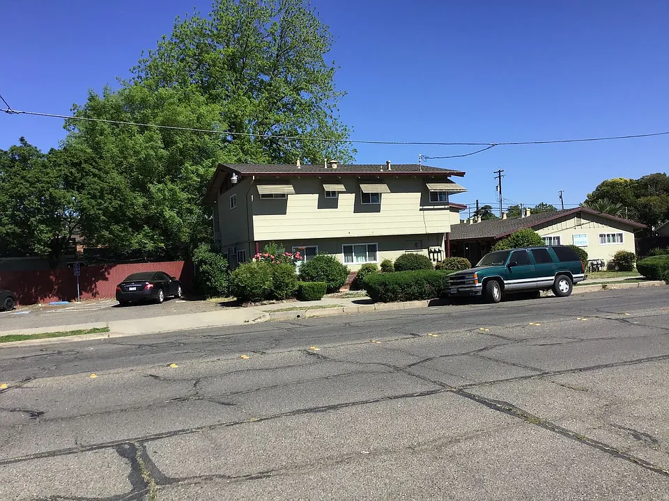 1119 G St