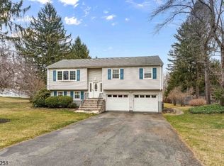 34 Slope Dr, Hackettstown, NJ 07840