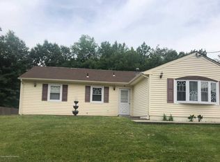 420 Lea Ave, Laurence Harbor, NJ 08879