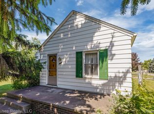 3925 Suffolk St, Waterford, MI