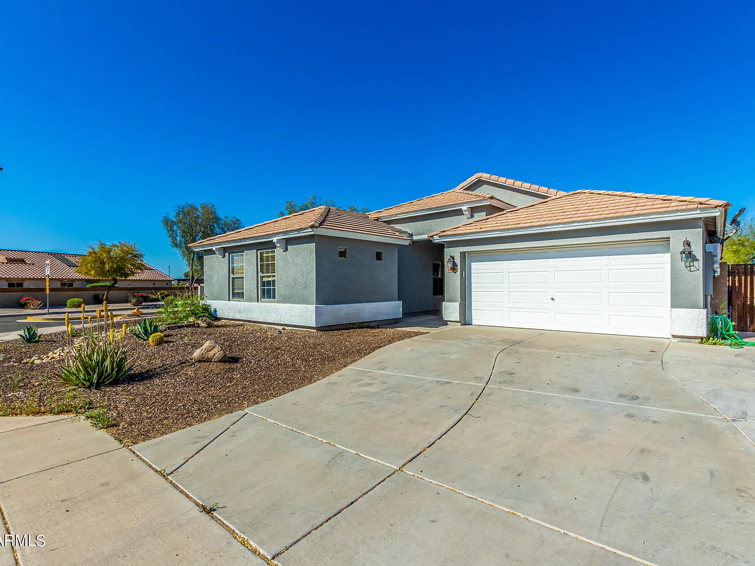 5 bed, 3.0 bath, 1980 sqft, $2,800 — Photo 3