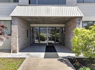 1410 Blackwood St #203, White Rock, BC V4B 3V4