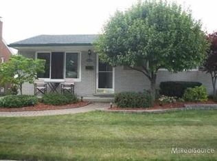 24785 Mabray Ave, Eastpointe, MI 48021