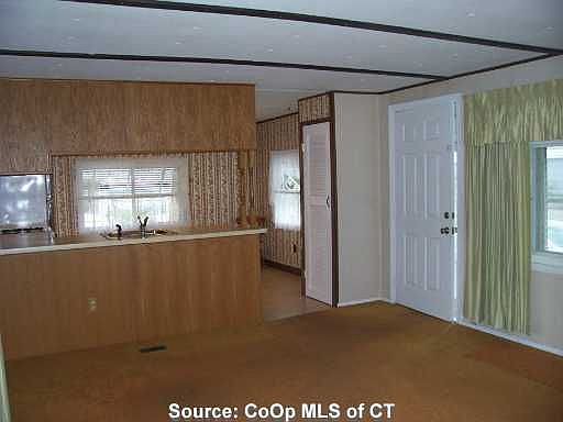 Kitchen/Living Room1