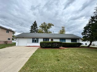 90 W Thacker St, Hoffman Estates, IL 60169