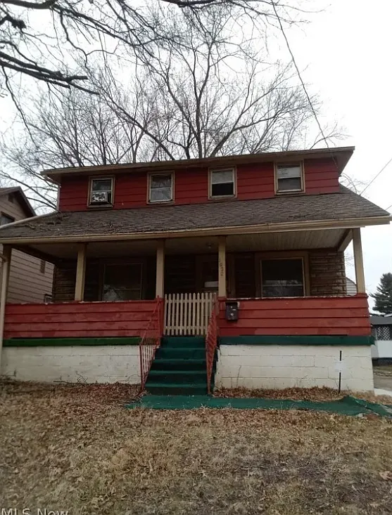 4 bed, $1,300 — Photo 1