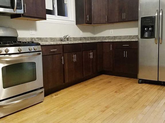 3rd image of 3248 N Albany Ave #2