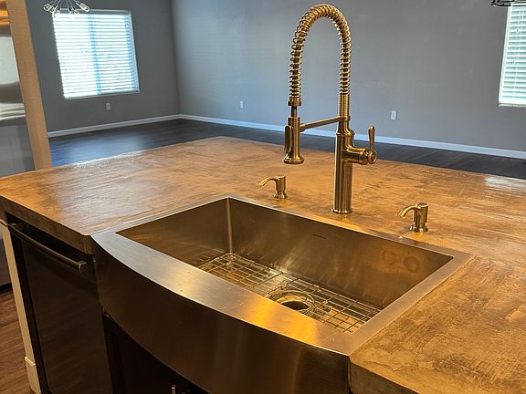 Gooseneck stainless steel pull down faucet