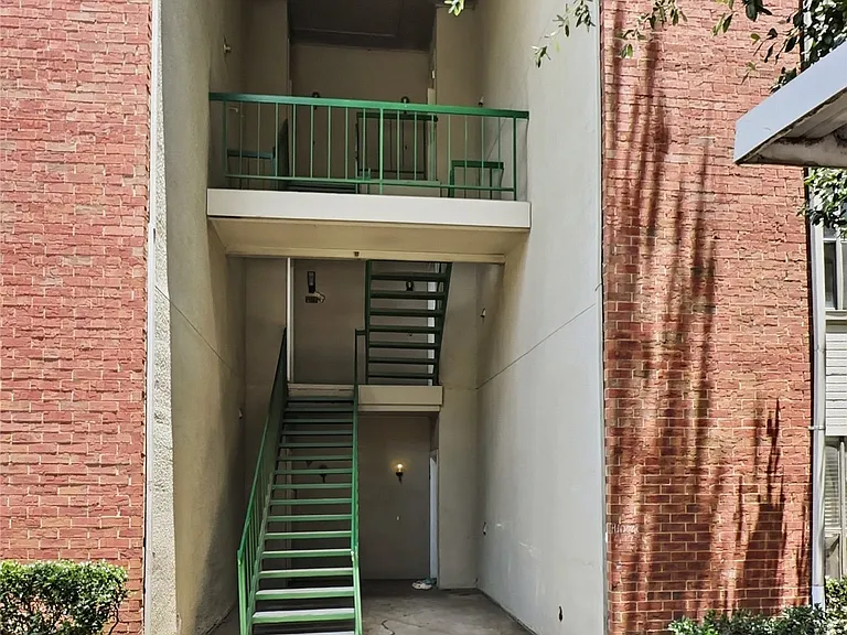 7126 Holly Hill Dr #210 — Photo 24