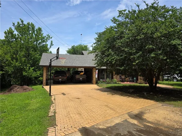 423 Pardee Rd, Campti, LA 71411