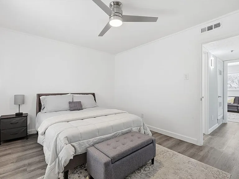 9829 Park Lane Ct — Photo 6