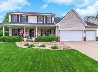 3714 Armstrong Dr, Bloomington, IL