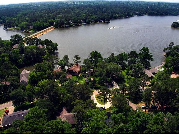 2nd image of 1418 Tanglewood Dr E