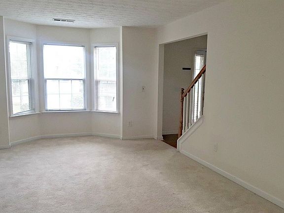 3rd image of 593 Roxholly Walk