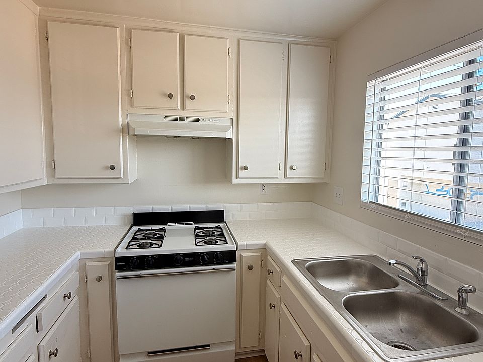 1st image of 3855 38th St #11