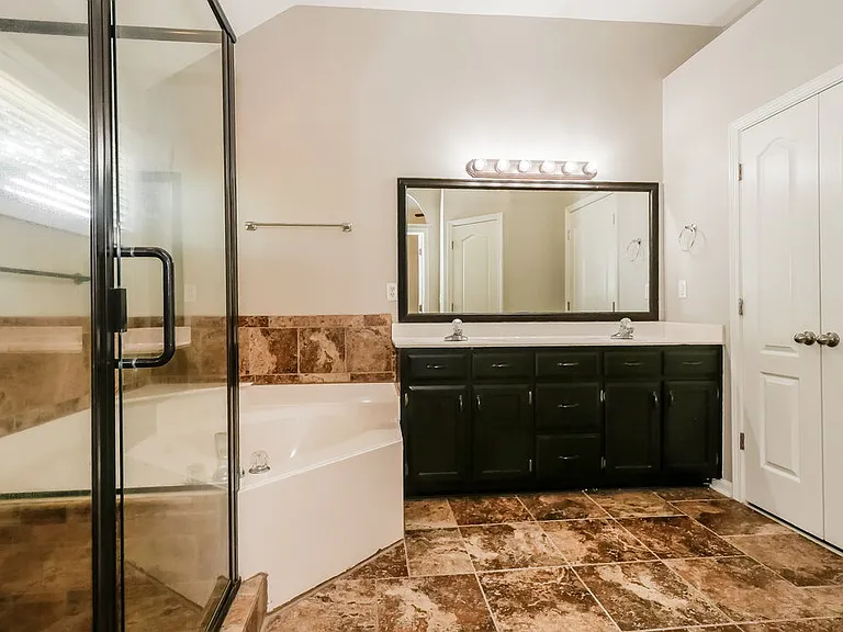 6391 Braybourne Main — Photo 11