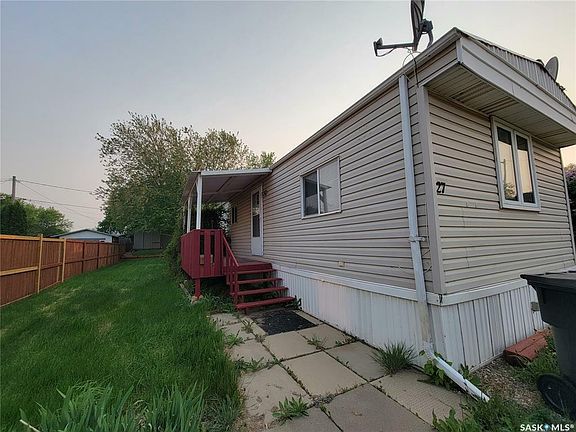 2nd image of 27 2nd Ave