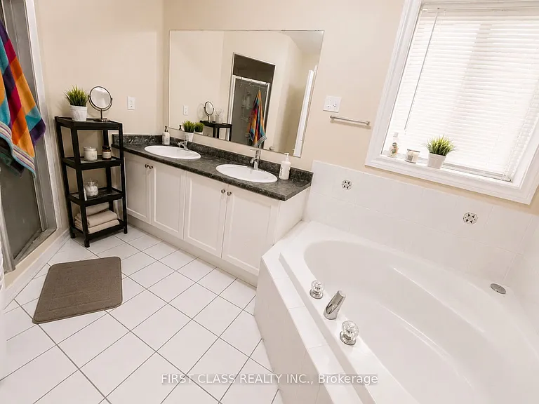18 Angela Ct #UPPER — Photo 11