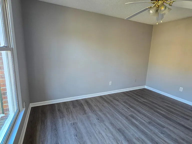 2205 Dungiven Ct — Photo 48
