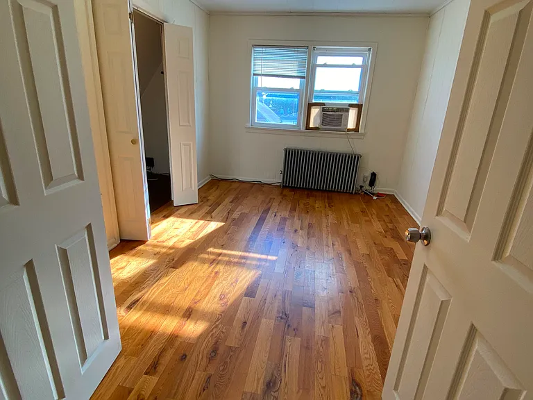 44 Washington St #3 — Photo 2