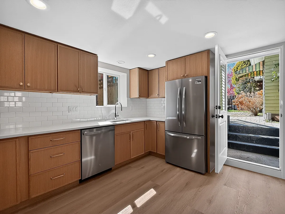 Building Photo - 8037 Brooklyn Ave NE #2