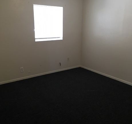 4th image of 2160 Oakley Ave S