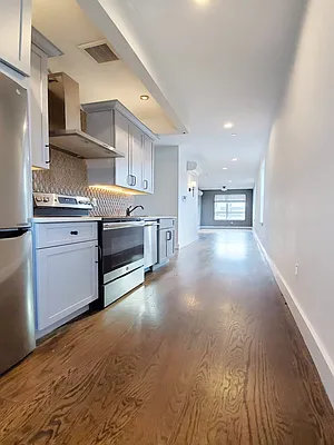 Rented by Sunshine Management Group, LLC | media 30